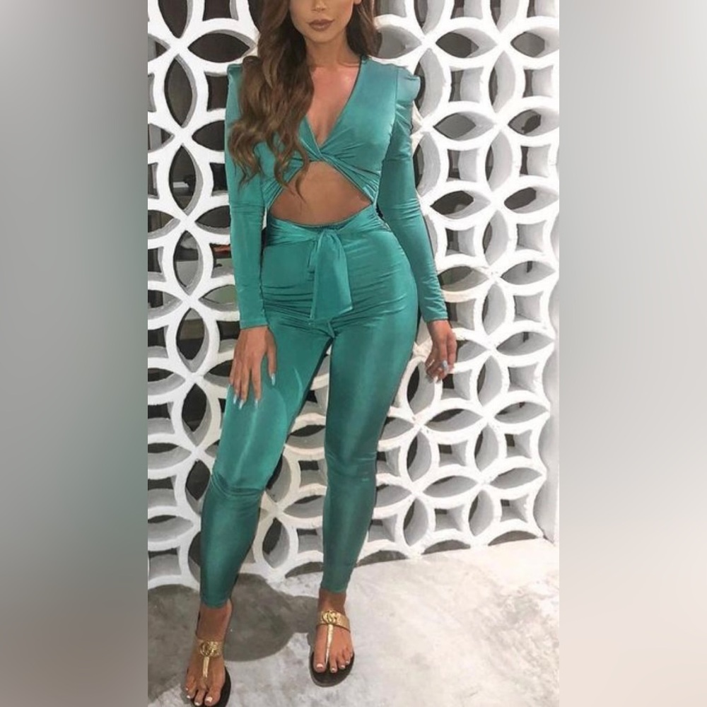 Cut out jumpsuit fashion nova. Turquoise long sleeve spandex, extra small